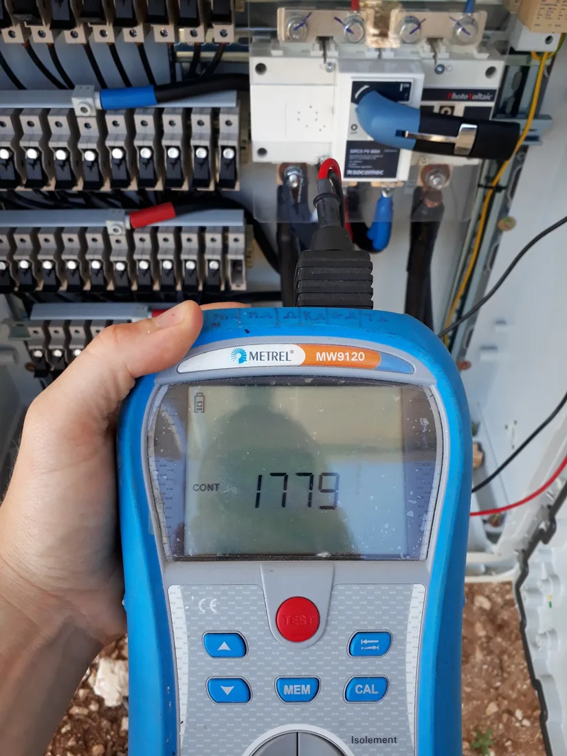 Appareil de mesure utilisé pour contrôler une installation électrique